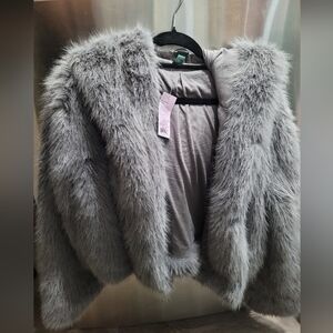 Wild Fable Gray Faux fur coat. Hook closure, side pockets. Size large. New